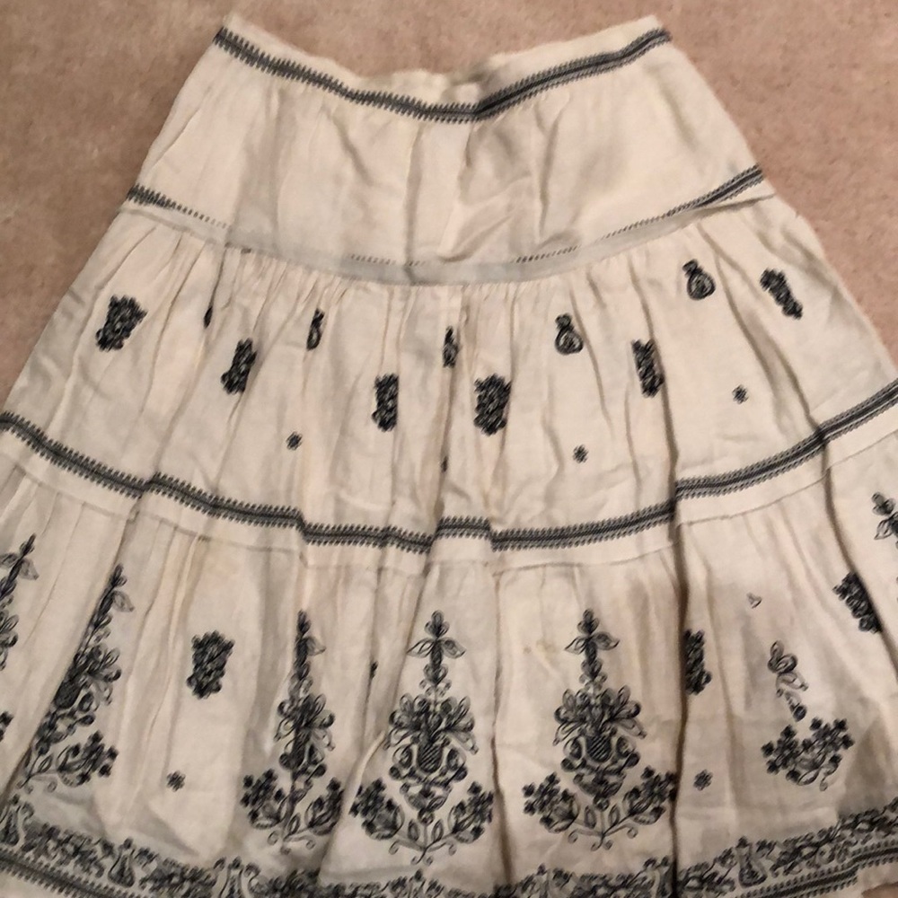 Lithe Anthropologie fully lined embroidered skirt